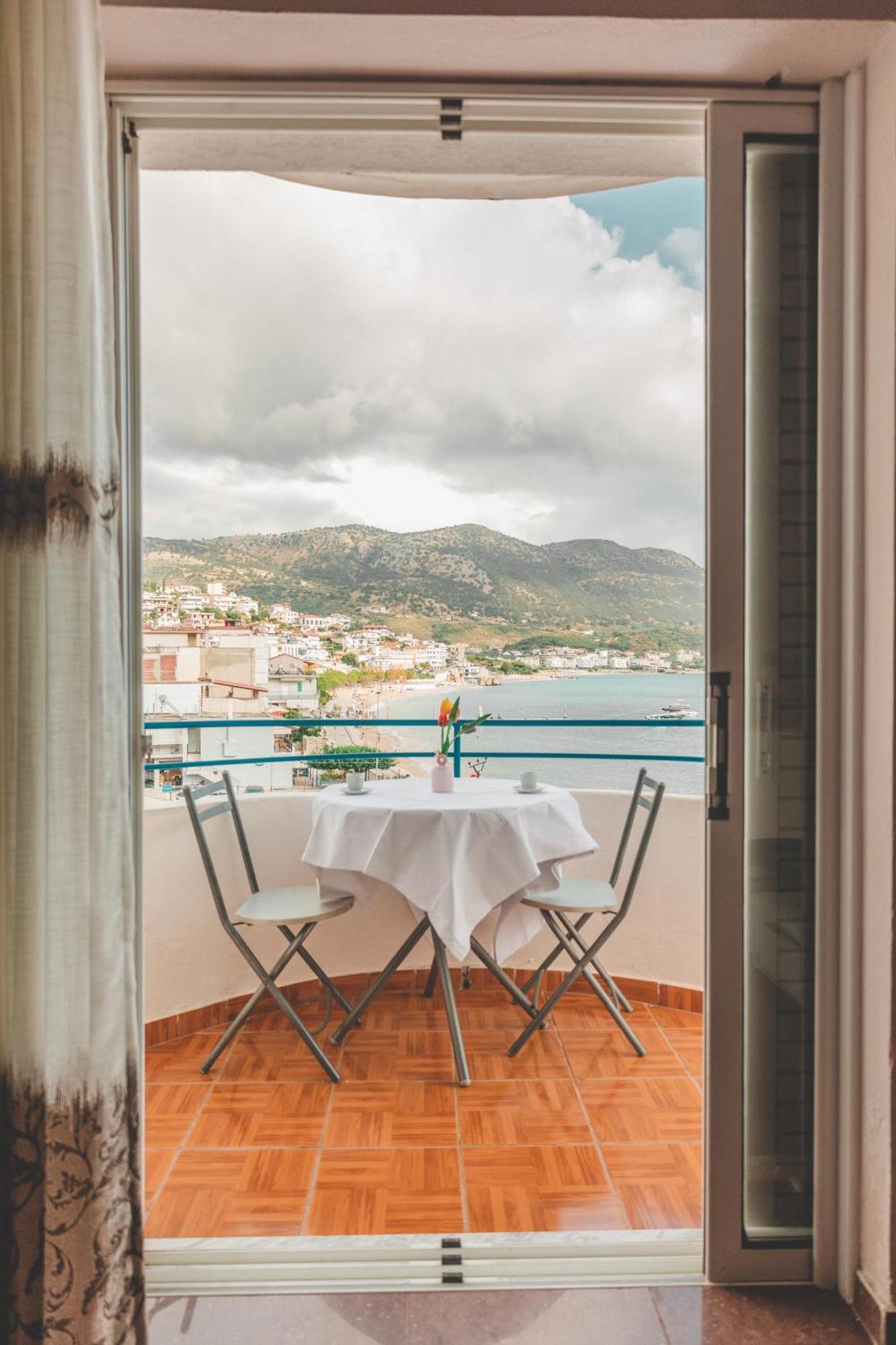 Beachfront Apartament Himara
